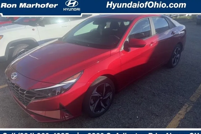 2023 Hyundai Elantra SEL photo 1