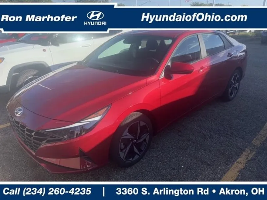 2023 Hyundai Elantra SEL photo 1