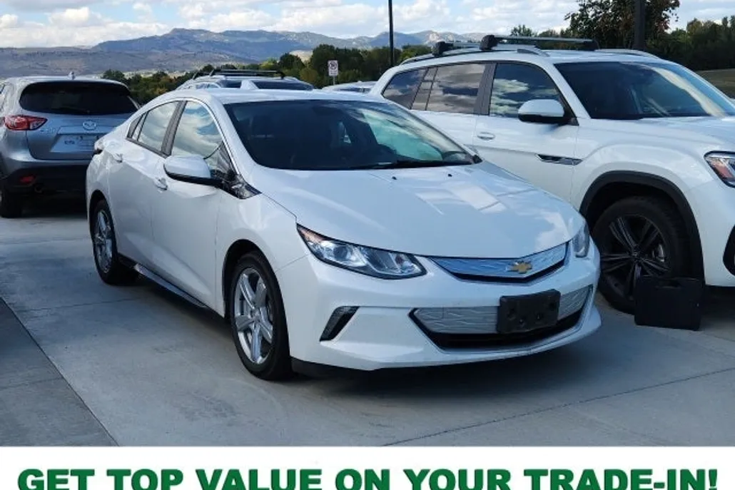 2018 Chevrolet Volt LT photo 1