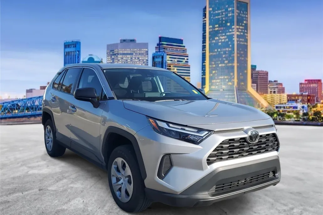 2023 Toyota RAV4 LE photo 1