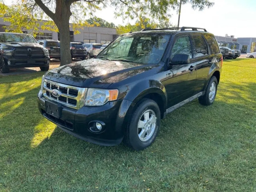 2011 Ford Escape XLT photo 1
