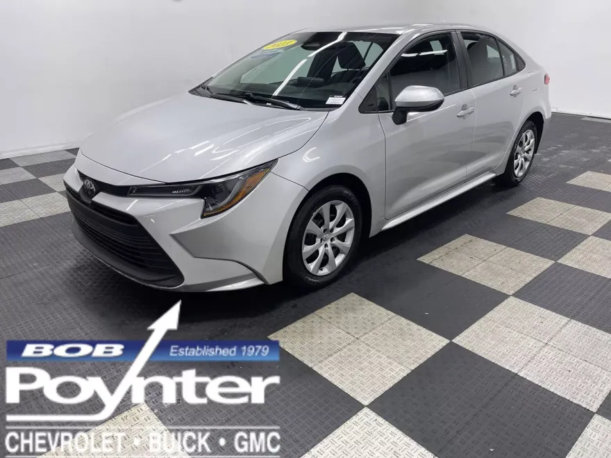 2023 Toyota Corolla LE photo 1