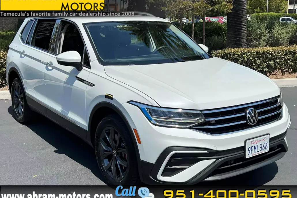 2023 Volkswagen Tiguan SE photo 1