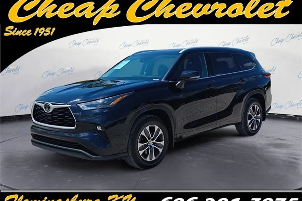 2022 Toyota Highlander XLE photo 1
