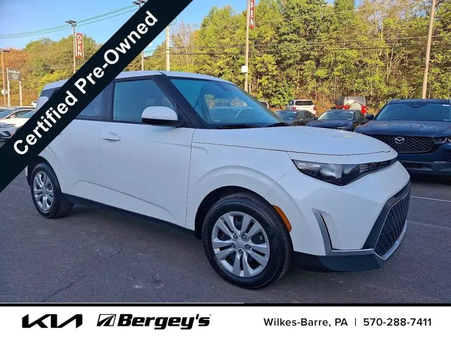 2023 Kia Soul LX photo 1