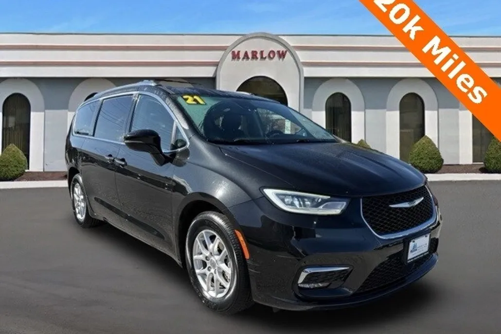 2021 Chrysler Pacifica Touring L photo 1