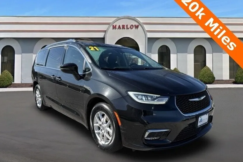 2021 Chrysler Pacifica Touring L photo 1