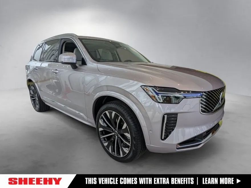 2026 Volvo XC90 T8 photo 1