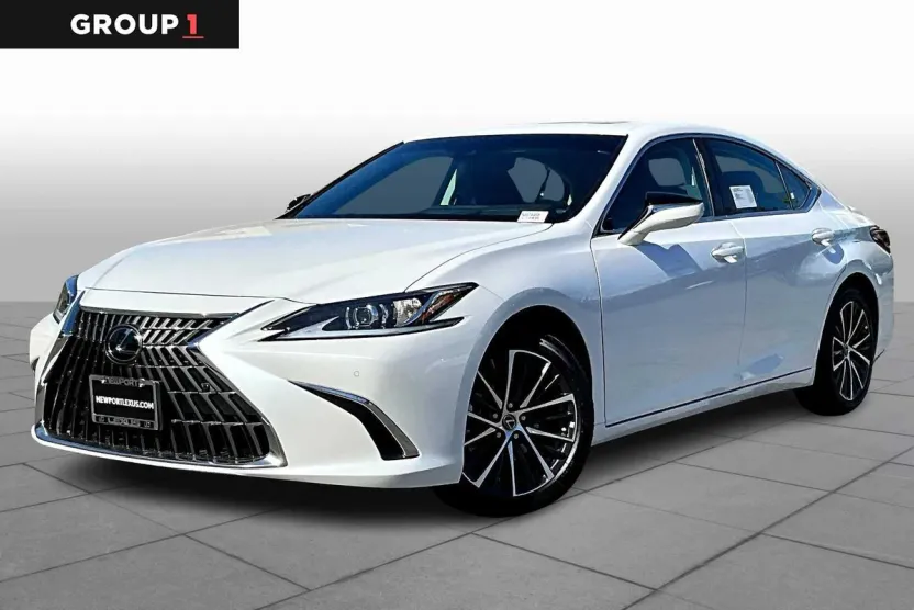 2025 Lexus ES 300h photo 1