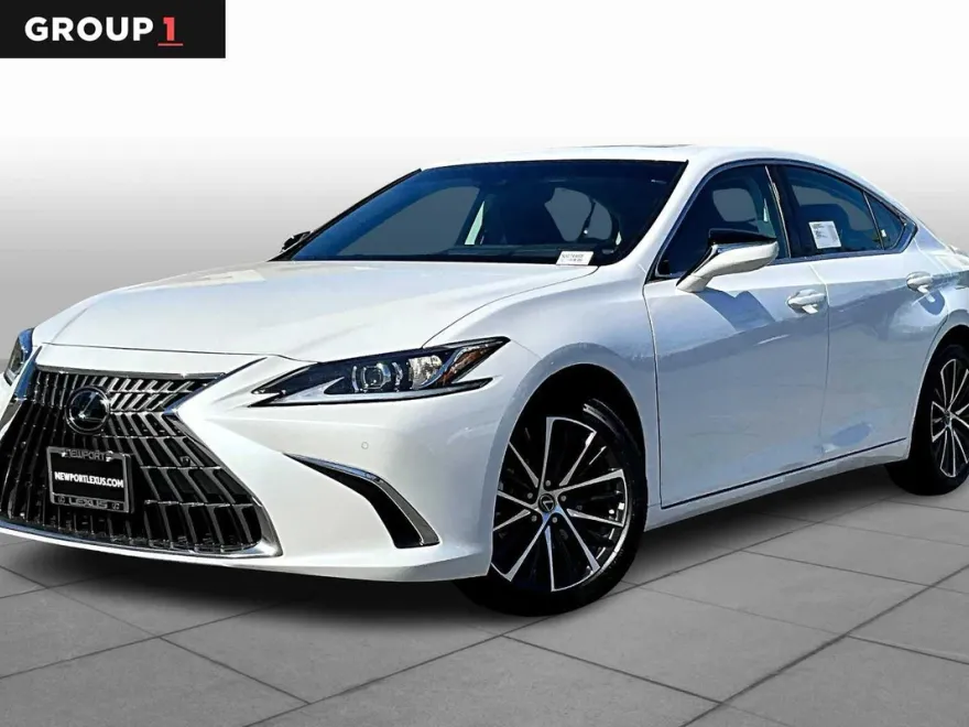 2025 Lexus ES 300h photo 1