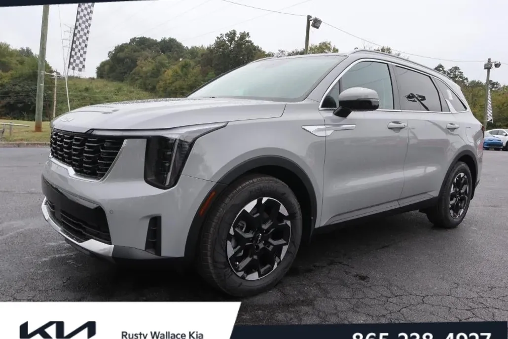 2025 Kia Sorento S photo 1