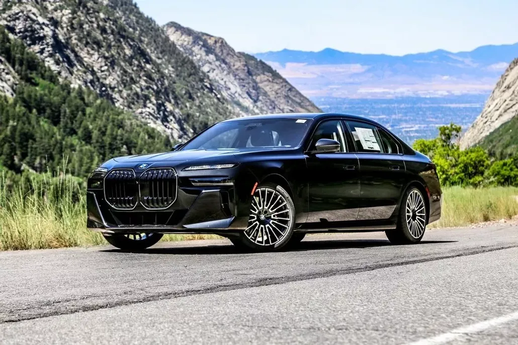 2025 Bmw 760i xDrive photo 1