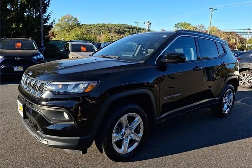 2023 Jeep Compass Latitude photo 1