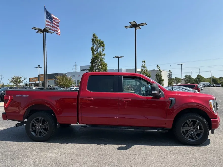 2022 Ford F-150 XLT photo 1