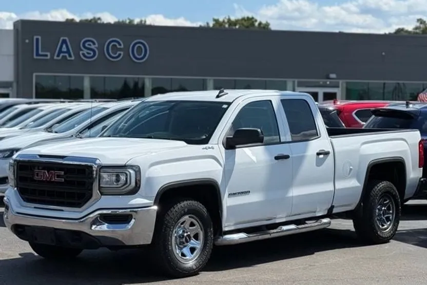 2017 Gmc Sierra 1500 Base photo 1