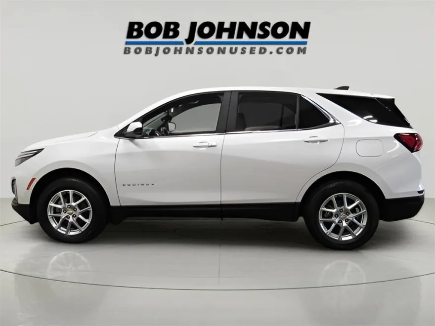 2022 Chevrolet Equinox LT photo 1