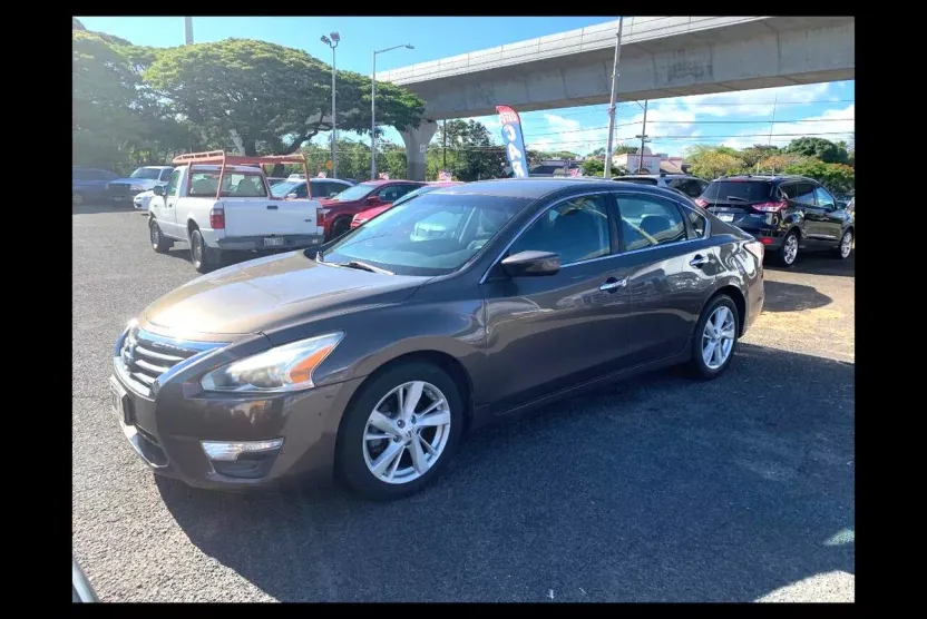2014 Nissan Altima 2.5 SV photo 1