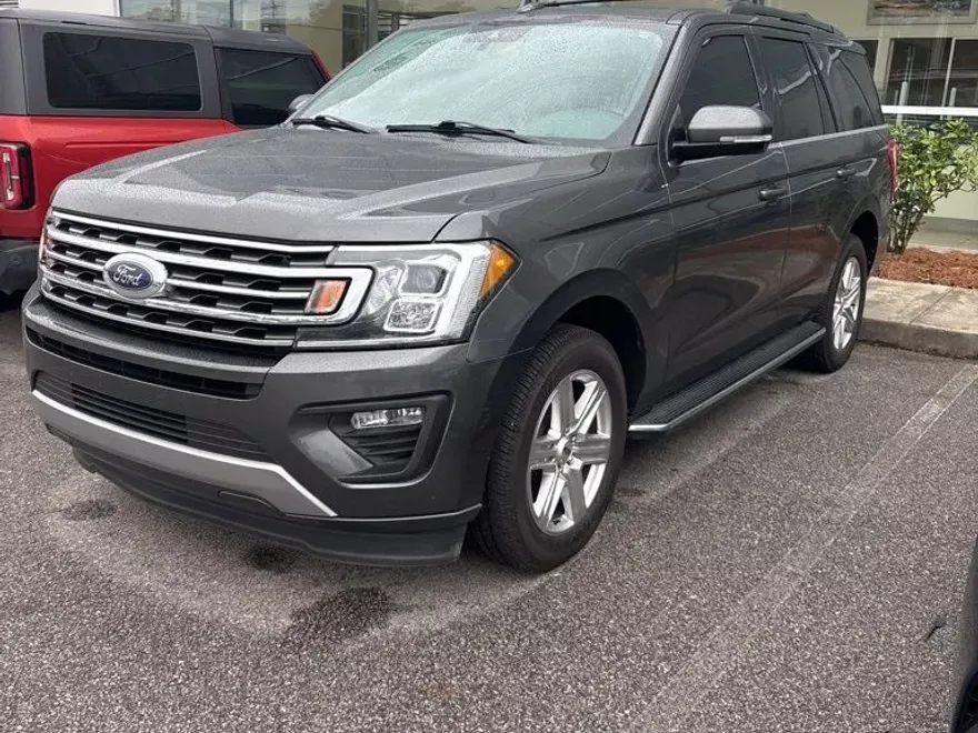 2020 Ford Expedition XLT photo 1