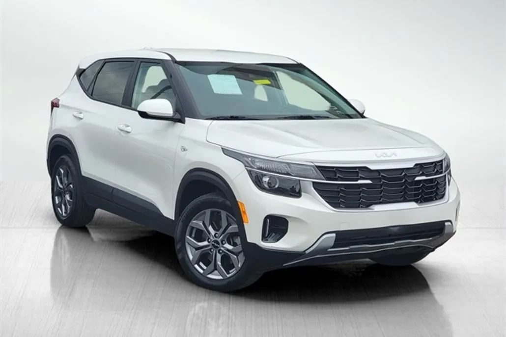 2024 Kia Seltos LX photo 1