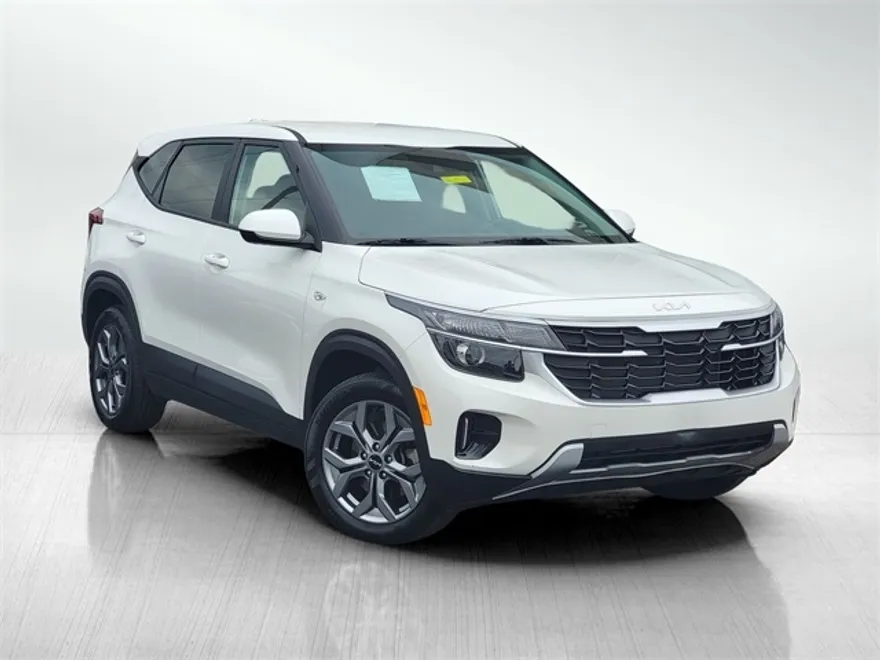 2024 Kia Seltos LX photo 1