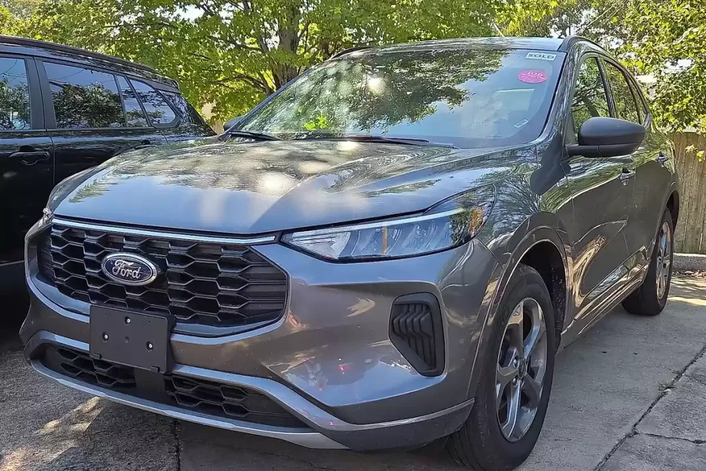 2024 Ford Escape ST-Line photo 1