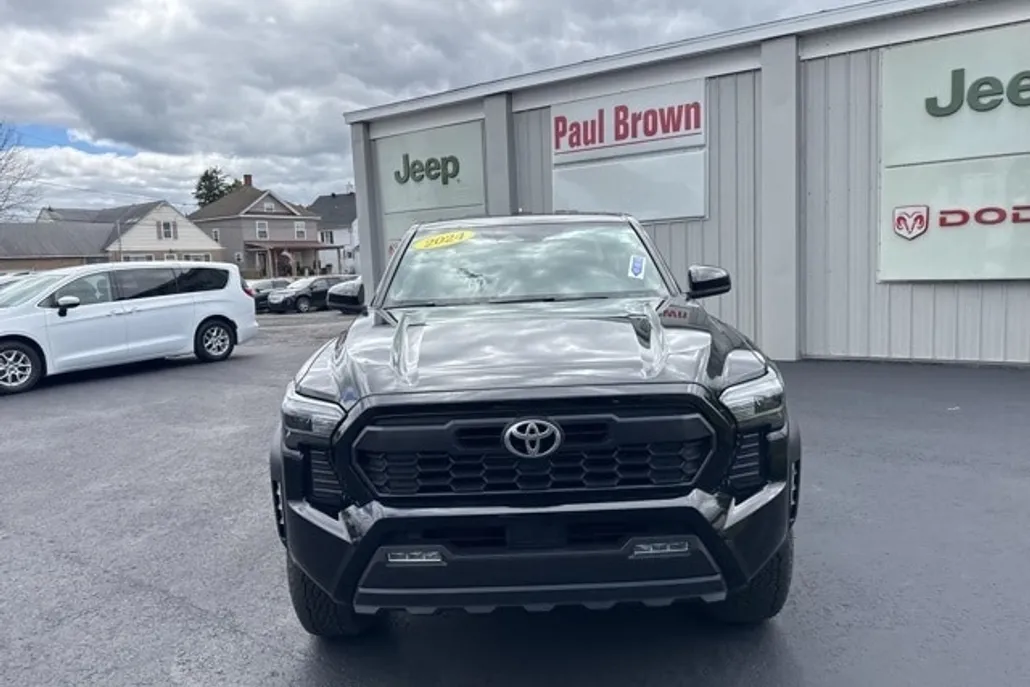 2024 Toyota Tacoma TRD Off-Road Double Cab photo 1