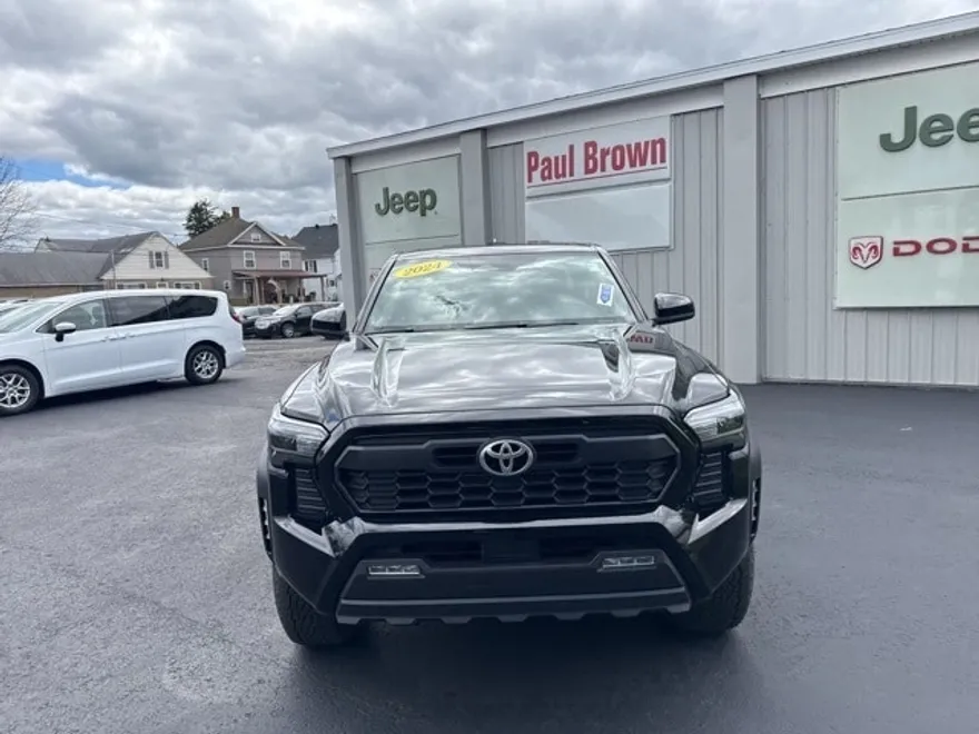 2024 Toyota Tacoma TRD Off-Road Double Cab photo 1