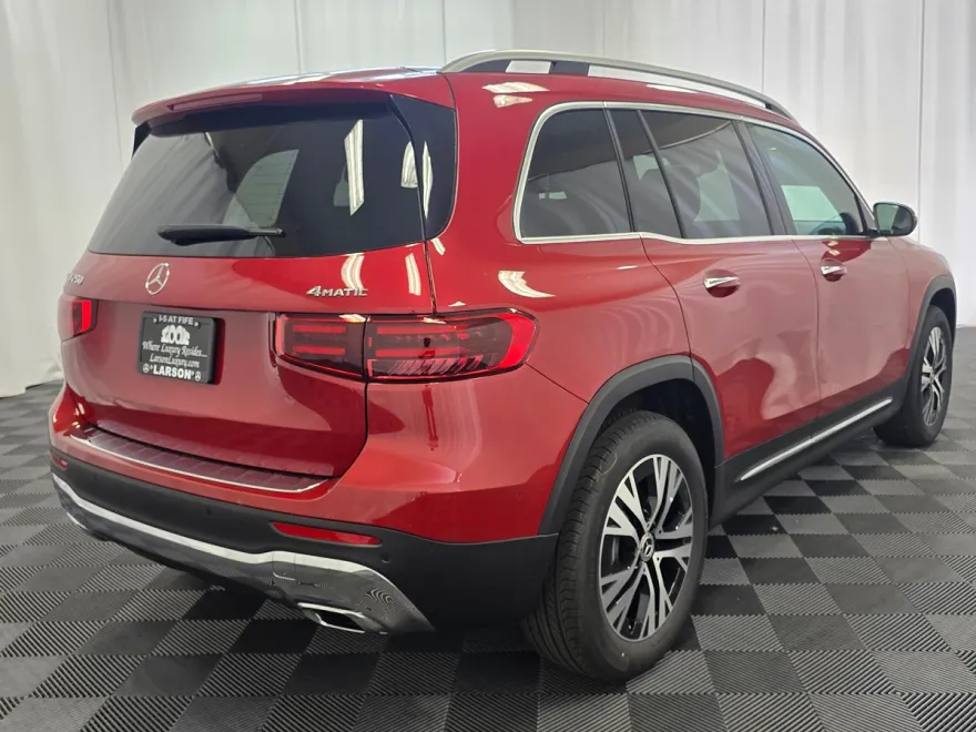 2025 Mercedes Benz GLB 250 4MATIC photo 1