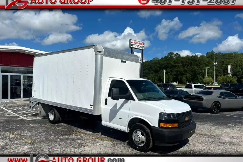 2021 Chevrolet Express 3500 Cutaway photo 1