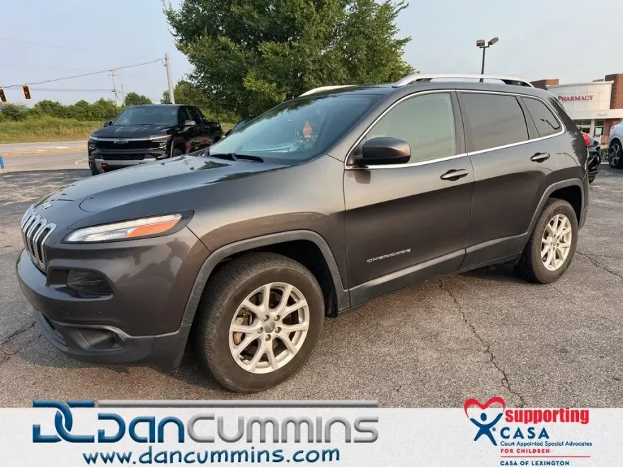 2017 Jeep Cherokee Latitude photo 1
