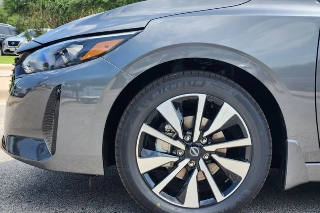 2025 Nissan Sentra SV photo 1