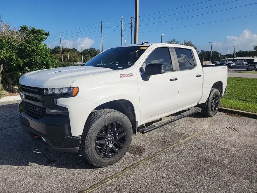 2022 Chevrolet Silverado Trail Boss LT photo 1
