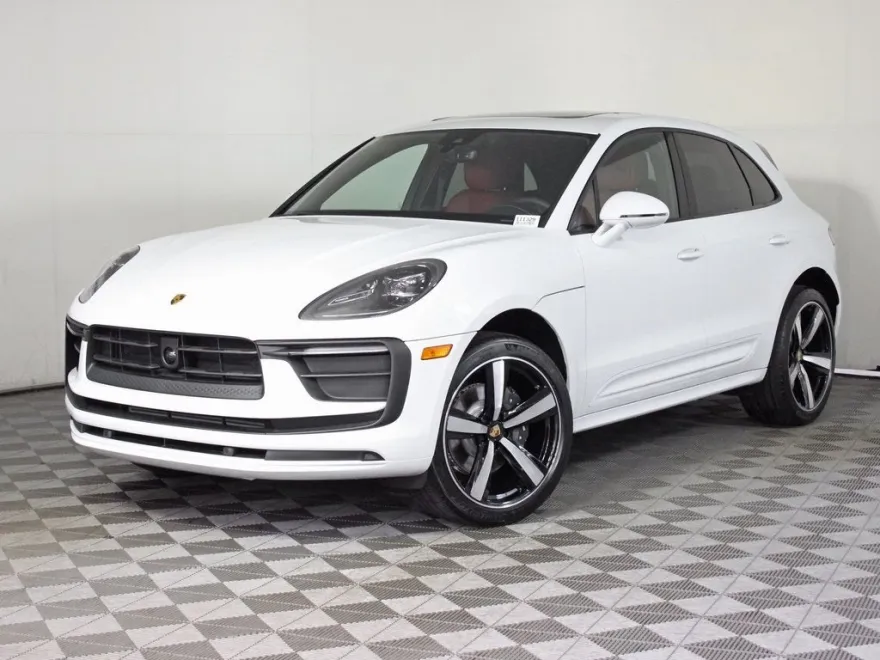 2025 Porsche Macan Base photo 1