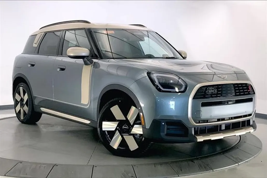 2025 Mini Countryman S ALL4 photo 1