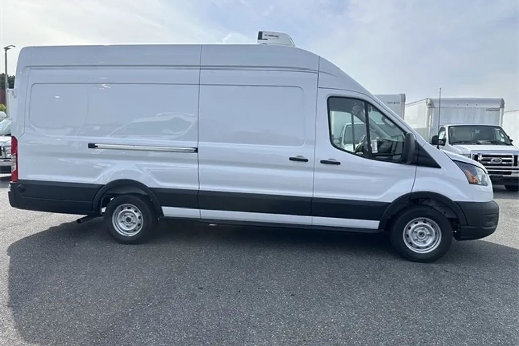 2025 Ford Transit photo 1
