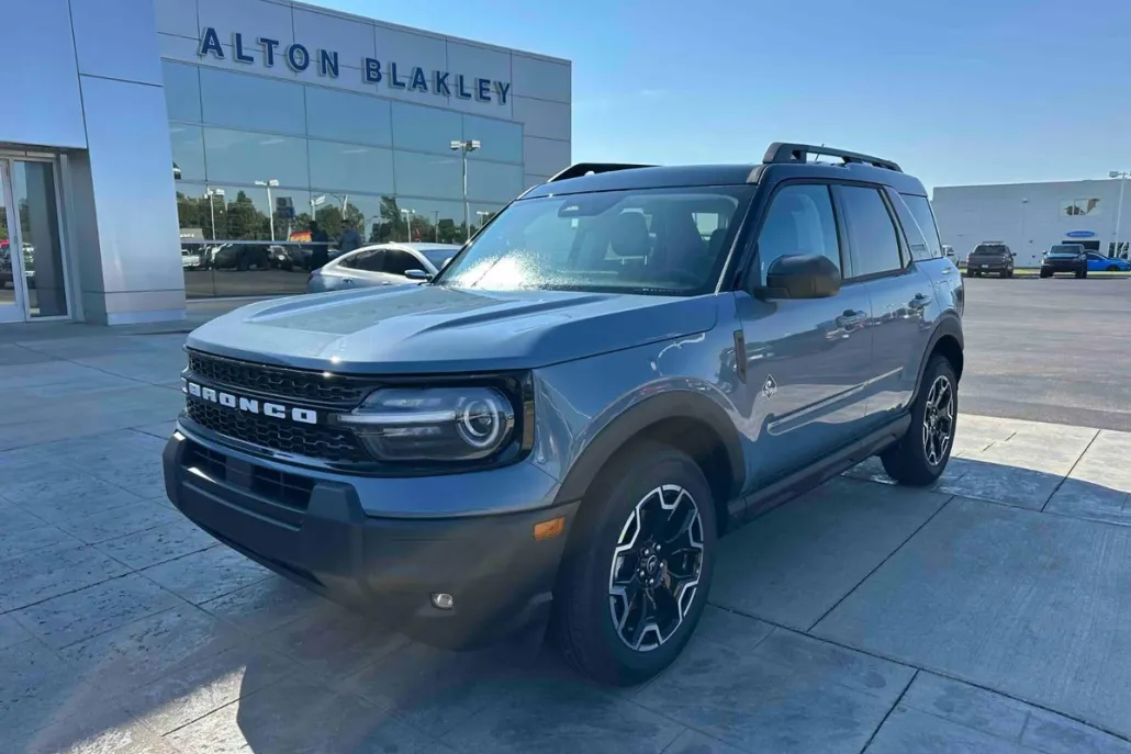 2025 Ford Bronco Sport Outer Banks photo 1