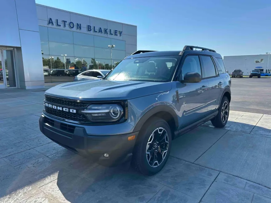 2025 Ford Bronco Sport Outer Banks photo 1