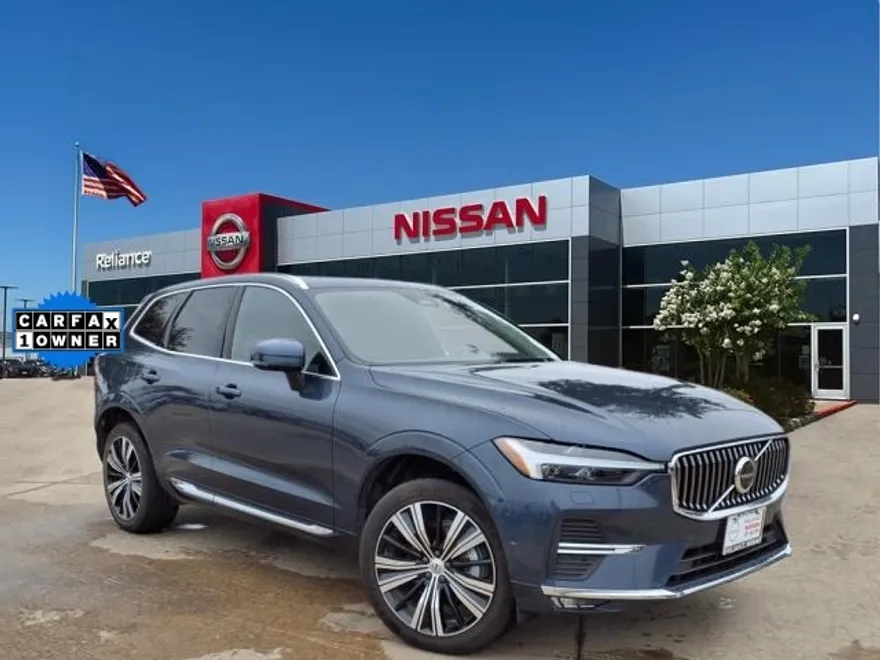 2023 Volvo XC60 B5 Plus photo 1