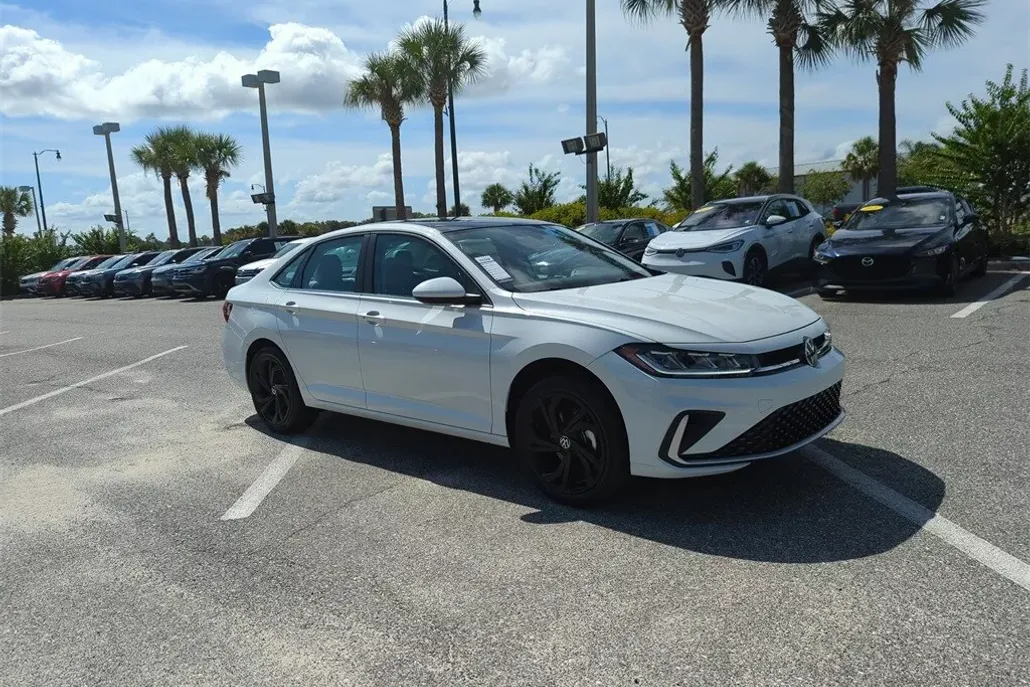 2025 Volkswagen Jetta 1.5T SE photo 1