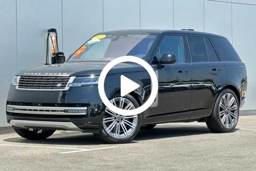 2023 Land Rover Range Rover SE photo 1