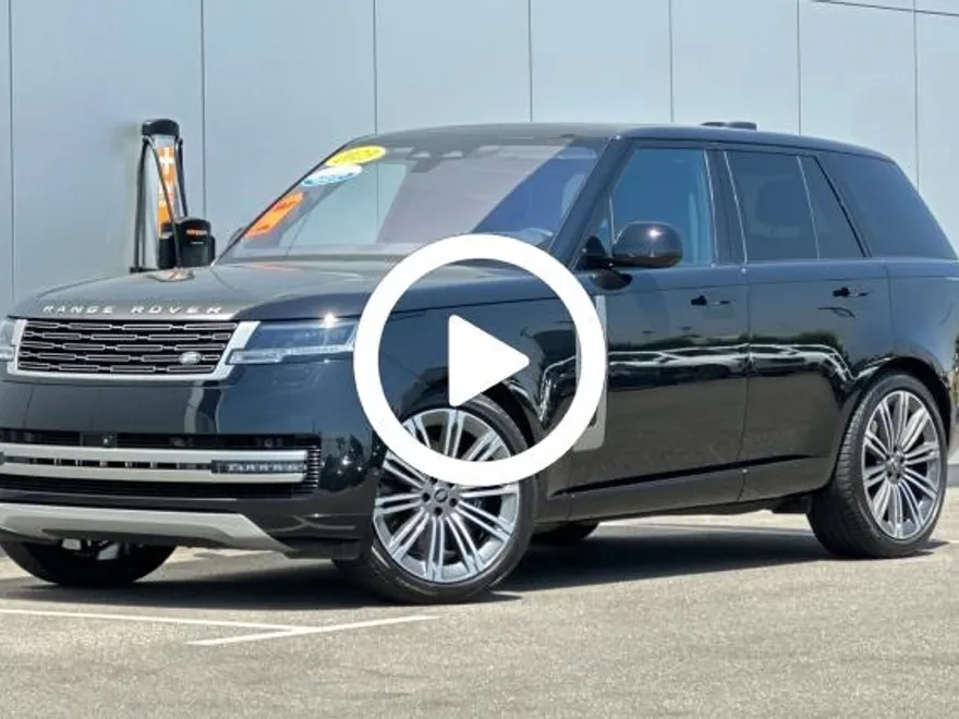 2023 Land Rover Range Rover SE photo 1