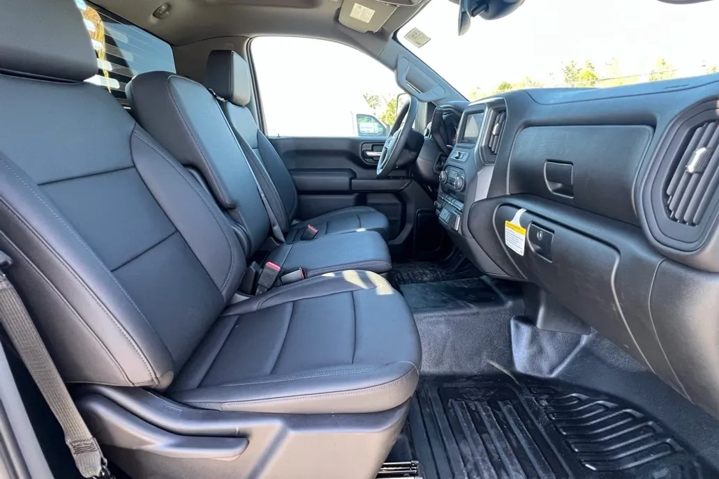2025 Chevrolet Silverado 3500HD Work Truck photo 1