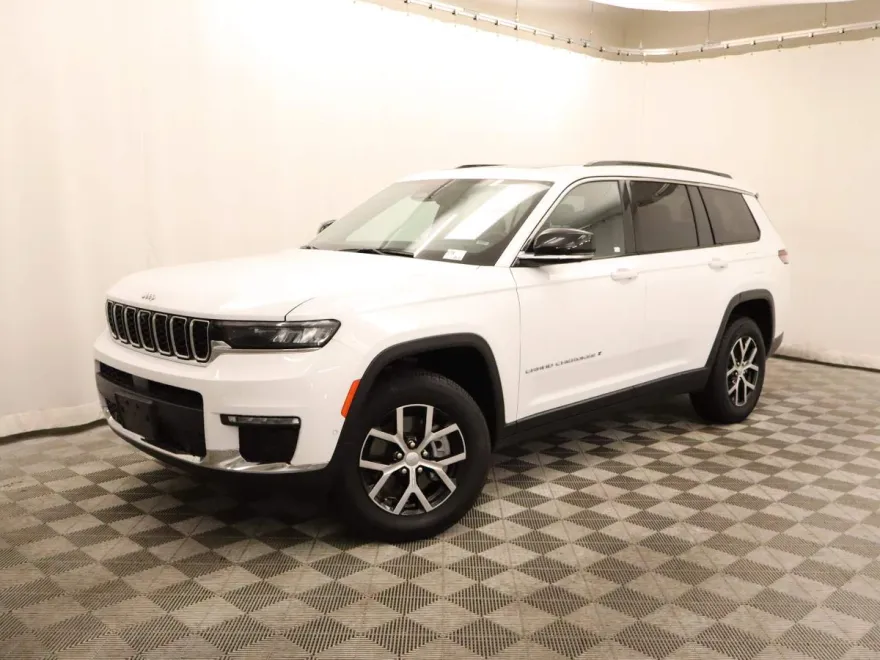 2024 Jeep Grand Cherokee Limited photo 1