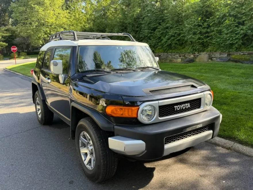 2014 Toyota FJ Cruiser Trail Teams Special Edition photo 1