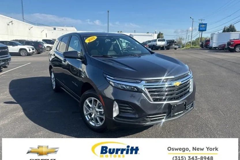 2022 Chevrolet Equinox LT photo 1