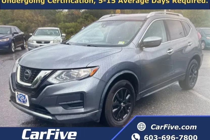 2019 Nissan Rogue SV photo 1