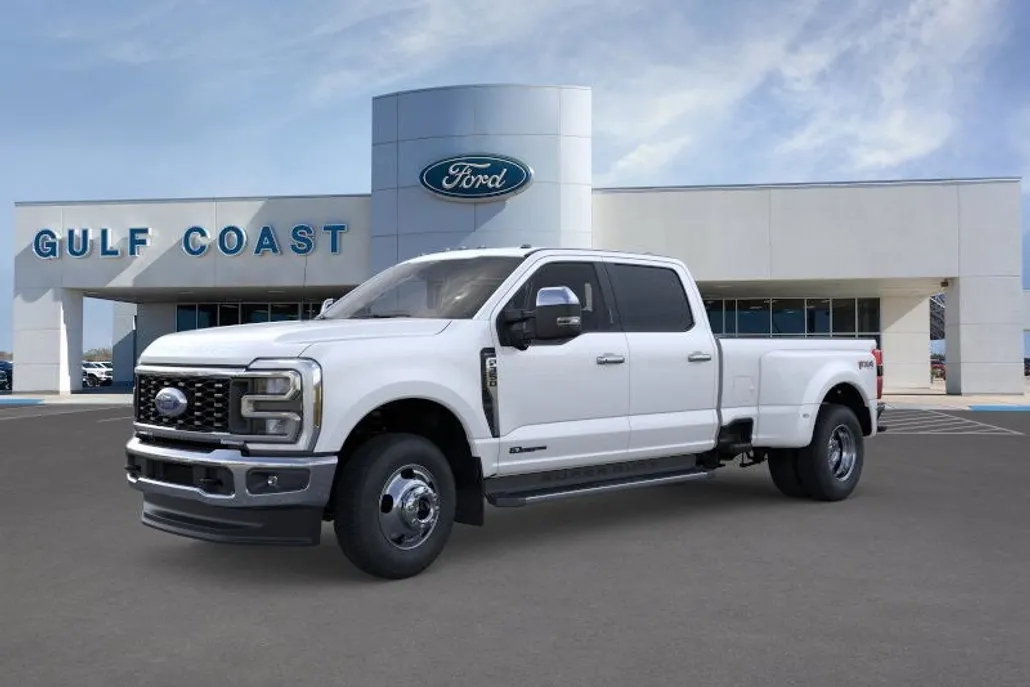 2025 Ford F-350 Lariat photo 1