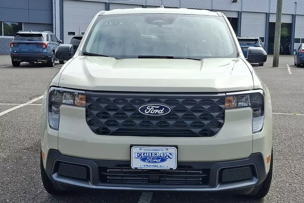 2025 Ford Maverick XLT photo 1