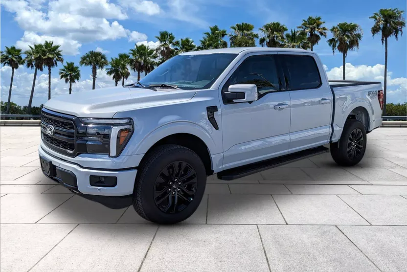 2025 Ford F-150 Lariat photo 1