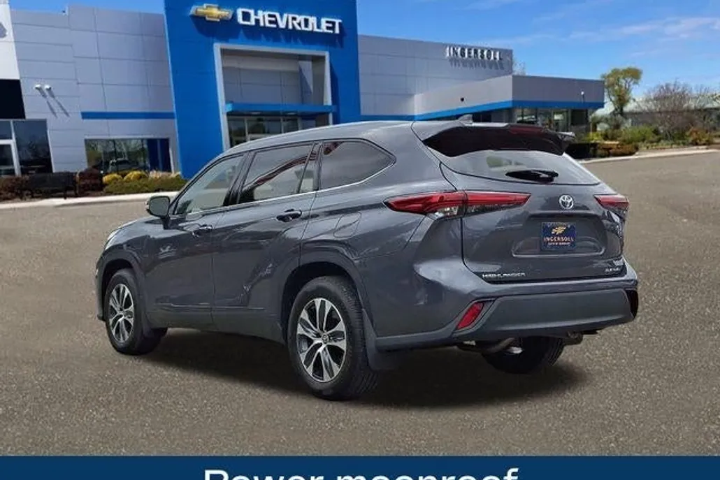 2022 Toyota Highlander XLE photo 1